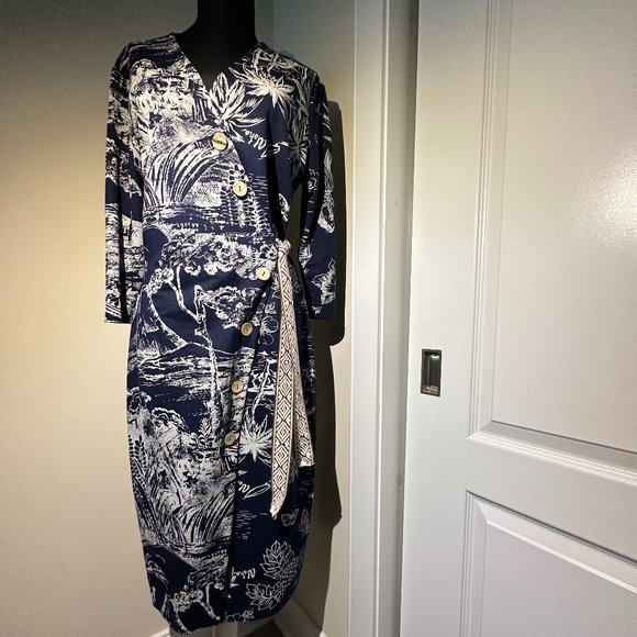 Desigual Dresses & Skirts - NWOT Desigual gorgeous  wrap dress 100% rayon size XL